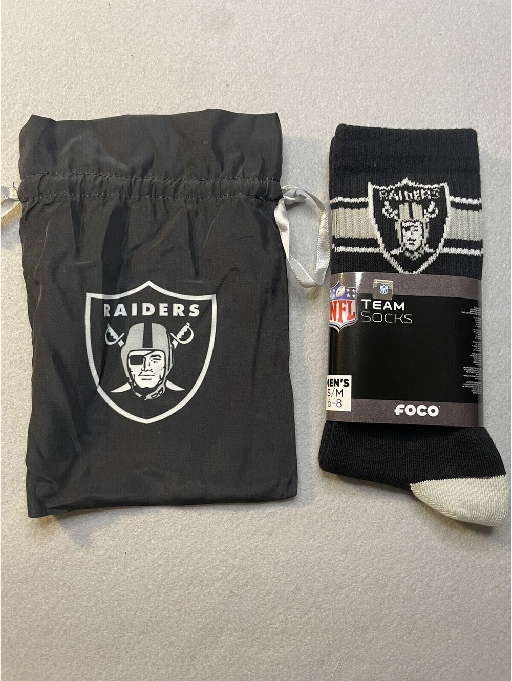 Official Logo Las Vegas Raiders Unisex Sock Mens S/M 6-8 With Gift Bag
